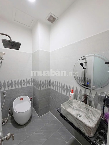 Nhà vị trí đẹp bờ kè Nguyễn Duy P8Q8 (P.Chánh Hưng)