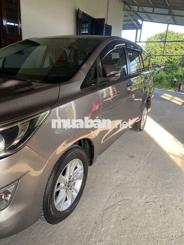 Toyota Innova 2017 Số sàn Đồng ánh kim