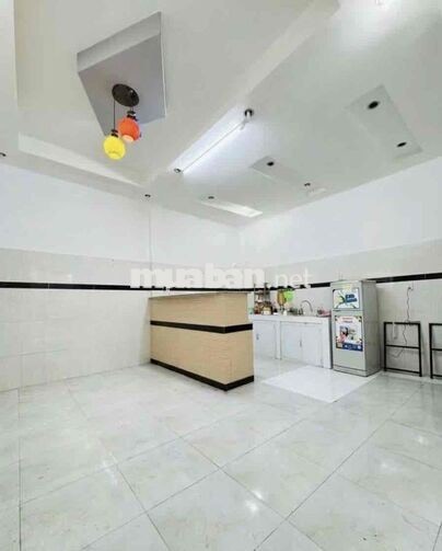 Rẻ bất ngờ, Bán nhà Bùi Minh Trực Quận 8, 5x11 - 1 lầu, Giá chỉ 4 tỷ x