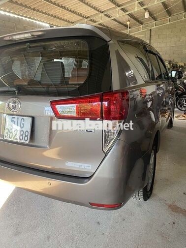 Toyota Innova 2017 Số sàn Đồng ánh kim