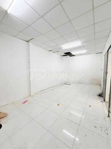 Cho Thuê Mặt Bằng Kinh Doanh Ngang 10m Vị Trí Đẹp Ngay Chợ Cái Răng