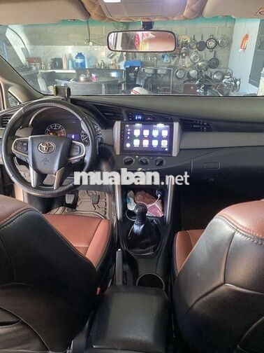 Toyota Innova 2017 Số sàn Đồng ánh kim