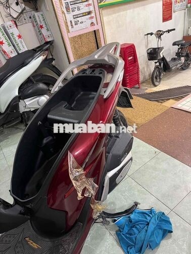 Honda SH Xe tay ga màu Đỏ