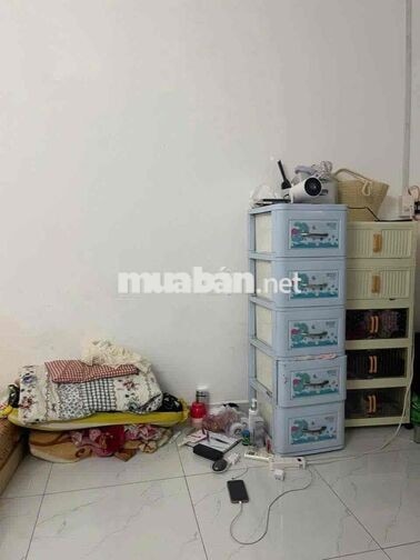 bán nhà hiệp thành sát chợ Q12 dt 3,5x5 1 lầu kdc 100%