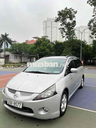 MITSUBISHI GRANDIS 7 CHỖ MÀU BẠC