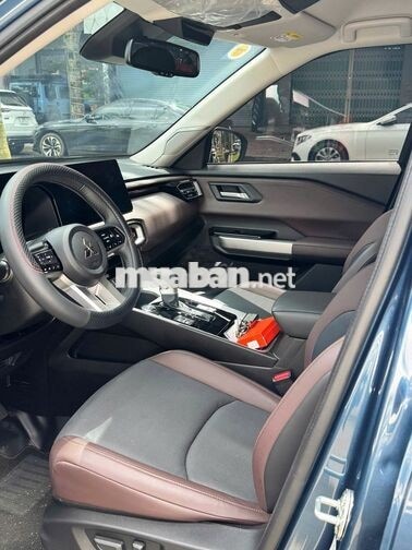 Mitsubishi DST Ultimate 2026 Xanh nóc đen 2.000 km