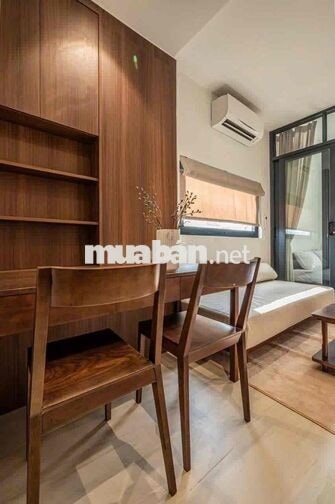 Căn Hộ 1 Phòng Ngủ Ban Công Ở Trung Tâm Quận 10 Gần Vòng Xoay Dân Chủ