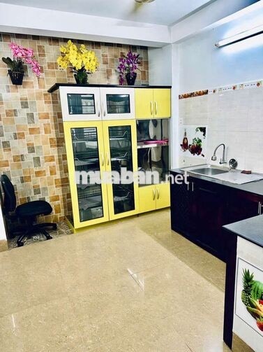 THUÊ NHÀ Cách Mạng Tháng 8.Trệt 2 lầu sân thượng,4Pn 3WC Giá 16tr