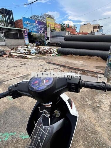Yamaha Sirius Fi màu Trắng