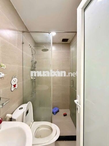 THUÊ NHÀ Cách Mạng Tháng 8.Trệt 2 lầu sân thượng,4Pn 3WC Giá 16tr