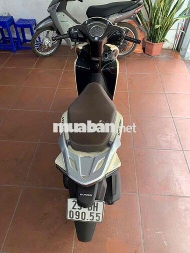 Honda Vision 2024 Cổ điển màu Kem