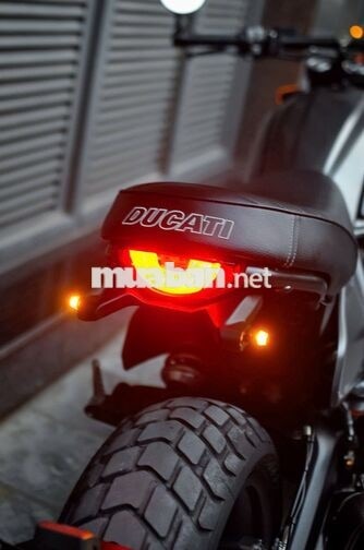 DUCATI SCRAMBLER NIGHTSHIFT 2022 9000KM XÁM