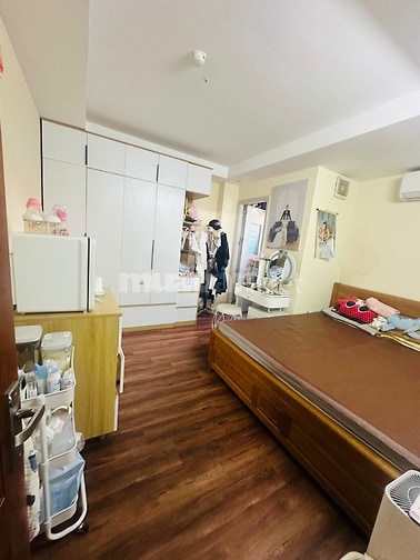 Bán căn hộ chung cư Bồ Đề, lô góc, 2PN 60m2, sát phố cổ
