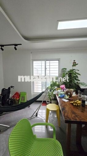 Bán căn góc dt lớn Ehome 3,̉̉ loại 2PN, 2WC, Block mới . Giá 2,75 tỷ