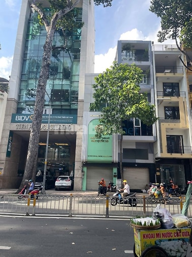 Bán gấp MT Trần Hưng Đạo,P.1,Q.5 ,4 Tầng giảm từ 30 về 25 tỷ.