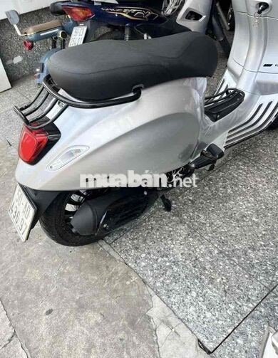 Cần Ban’ Gấp Piaggio Vespa