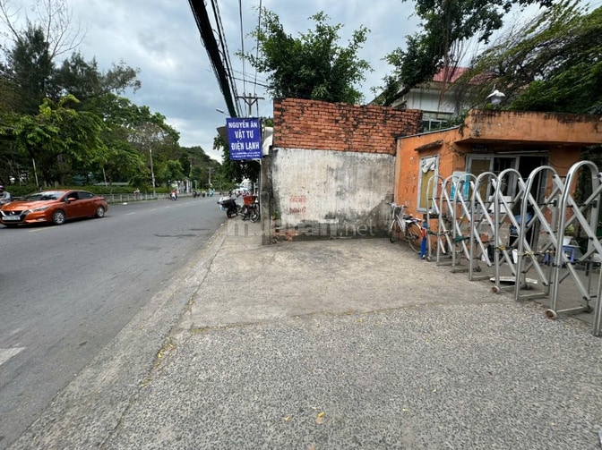 Cho thuê văn phòng và kho mặt tiền An Dương Vương  diện tích 2400m2