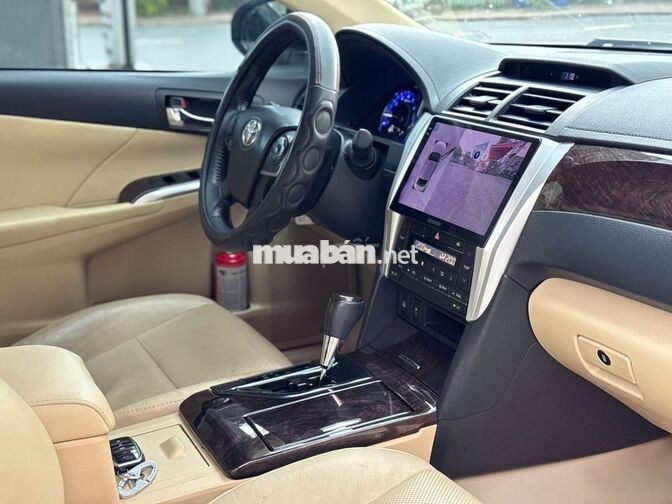 Toyota Camry 2015 2.0E 31.400km Nâu vàng