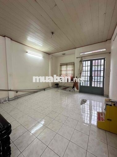 cho thuê nhà h8m ni sư huỳnh liên p10 tân bình. DT: 4m5 x 25m 1 lầu