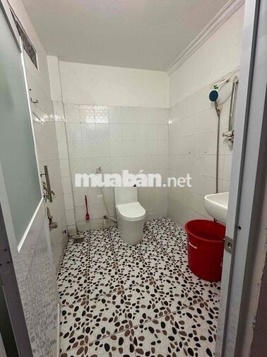 cho thuê nhà h8m ni sư huỳnh liên p10 tân bình. DT: 4m5 x 25m 1 lầu