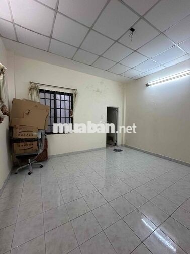 cho thuê nhà h8m ni sư huỳnh liên p10 tân bình. DT: 4m5 x 25m 1 lầu