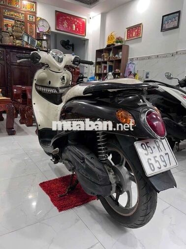 YAMAHA CLASSICO MÀU ĐEN TRẮNG