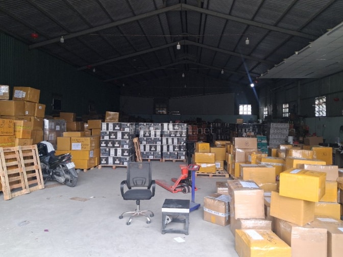 Cho thuê nhà xưởng 800m2 và 2000m2 đường xe công 40 feet