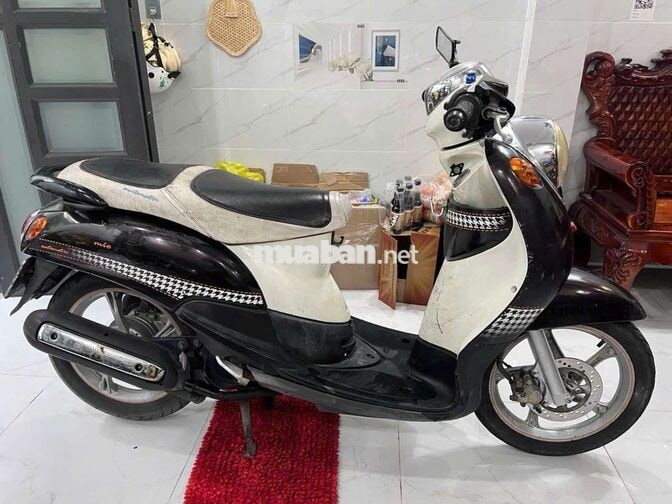 YAMAHA CLASSICO MÀU ĐEN TRẮNG