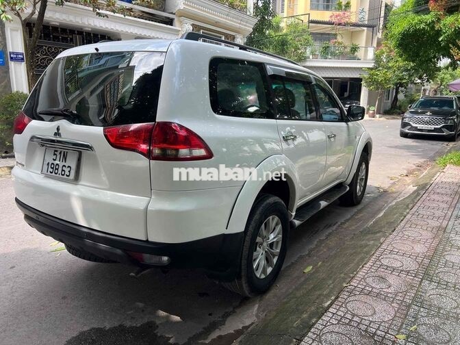 Mitsubishi Pajero Sport 2014 Trắng 7 chỗ