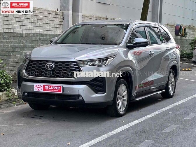 Toyota Innova Cross 2.0V 2024 Siêu Lướt