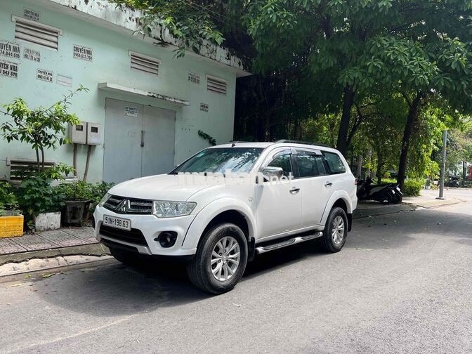Mitsubishi Pajero Sport 2014 Trắng 7 chỗ