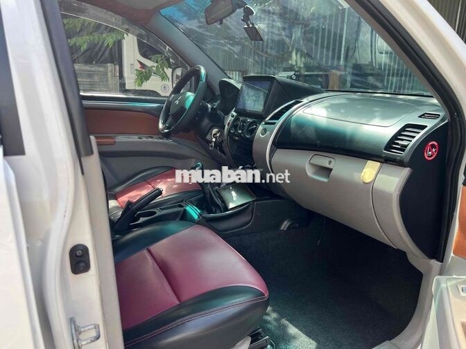 Mitsubishi Pajero Sport 2014 Trắng 7 chỗ