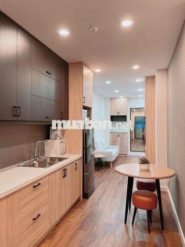 Căn Hộ 1 Phòng Ngủ Ban Công Ngay Trung Tâm Quận 3 GầnVòng Xoay Dân Chủ