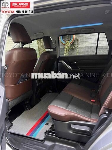 Toyota Innova Cross 2.0V 2024 Siêu Lướt