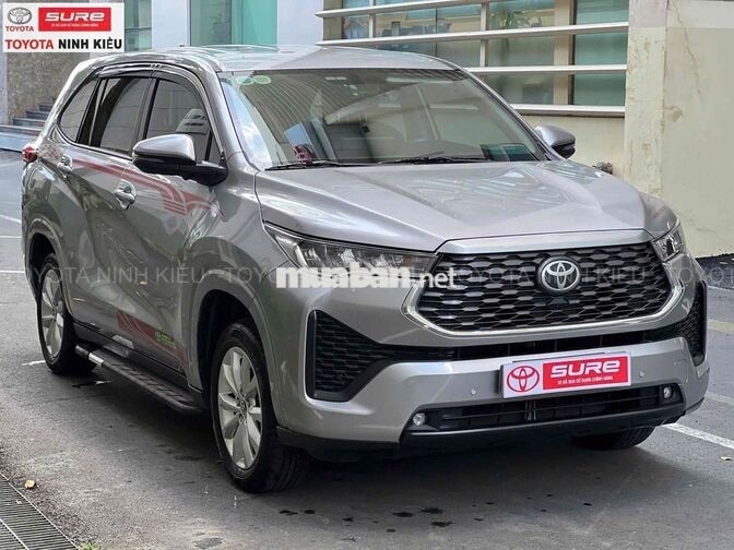Toyota Innova Cross 2.0V 2024 Siêu Lướt