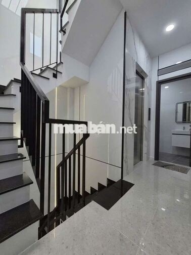 Nhà mới xây đẹp 4 tầng cần bán - DTS 130m - giá 8,2 tỷ TL