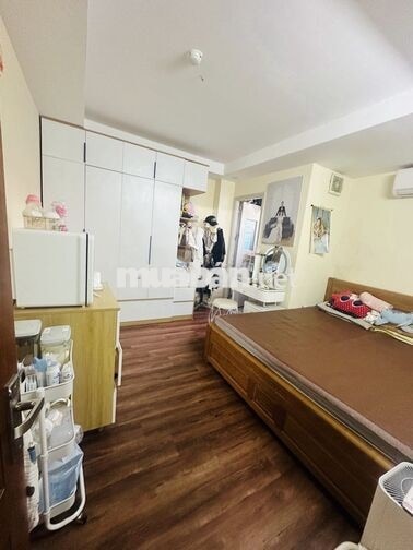 Bán căn hộ chung cư Bồ Đề, lô góc 2PN, 60m², full nội thất, sát phố