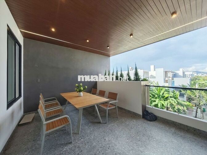 Chính chủ bán nhà đẹp 300m2 sử dụng, đường 7m5 dân trí cao Hòa Xuân