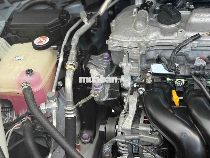 Toyota Corolla Cross 11/2025 9300km Xám xi măng