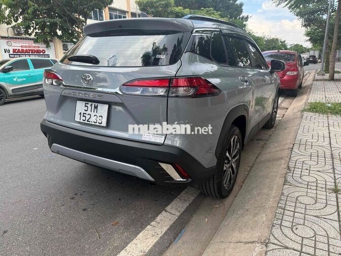 Toyota Corolla Cross 11/2025 9300km Xám xi măng