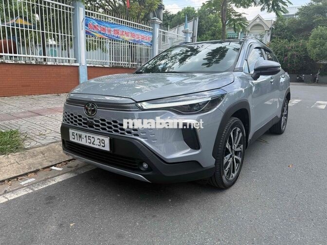 Toyota Corolla Cross 11/2025 9300km Xám xi măng
