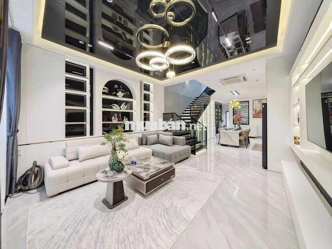 Chính chủ bán nhà đẹp 300m2 sử dụng, đường 7m5 dân trí cao Hòa Xuân
