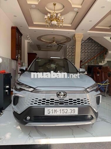 Toyota Corolla Cross 11/2025 9300km Xám xi măng