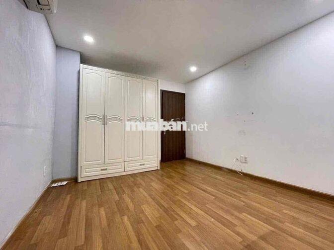 Cần pass phòng dọn vào từ sau 20/12