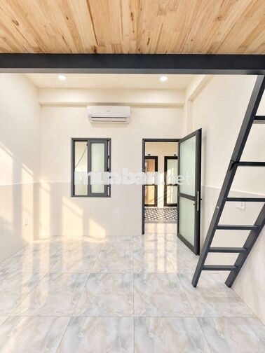 PHÒNG MỚI CỬA SỔ THOÁNG ĐẦY ĐỦ NỘI THẤT NGAY DƯƠNG QUÃNG HÀM