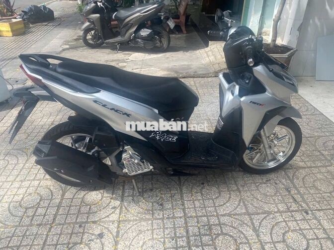 Honda Vario 150cc 17.500 km màu Bạc