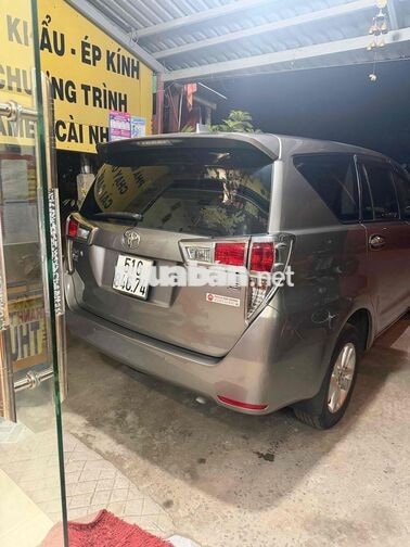 Toyota Innova 7 chỗ 147.792 km màu Xám