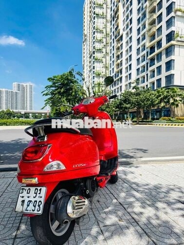 PIAGGIO VESPA LX 125 MÀU ĐỎ 2026