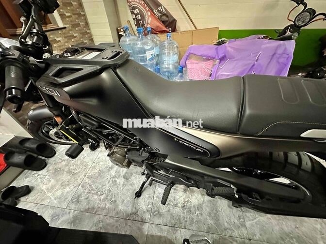 Husqvarna Svartpilen 401 3000 km Đen