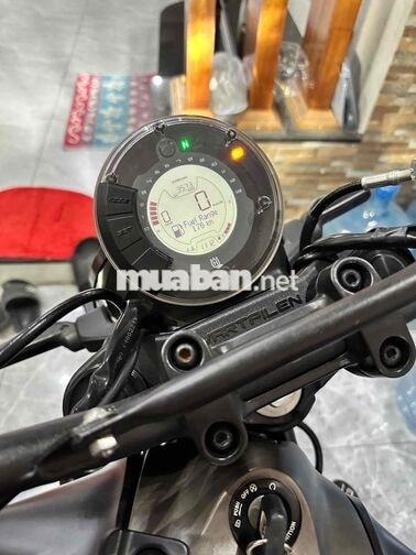 Husqvarna Svartpilen 401 3000 km Đen